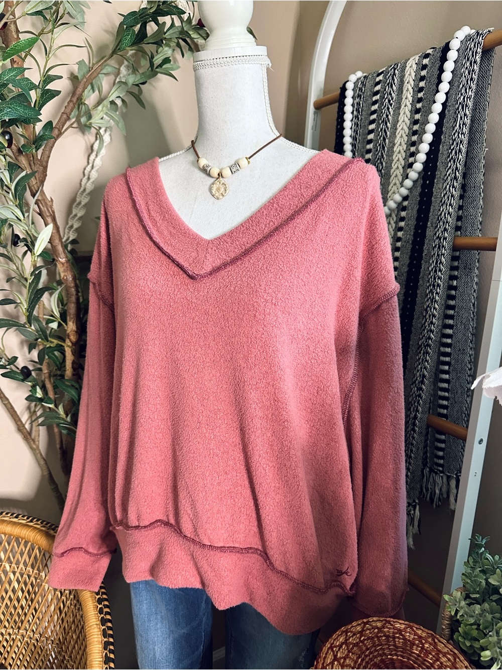 Urban Outfitters Cody V-Neck Oversized Dusty Mauve Pink Sweatshirt S - Picture 2 of 9